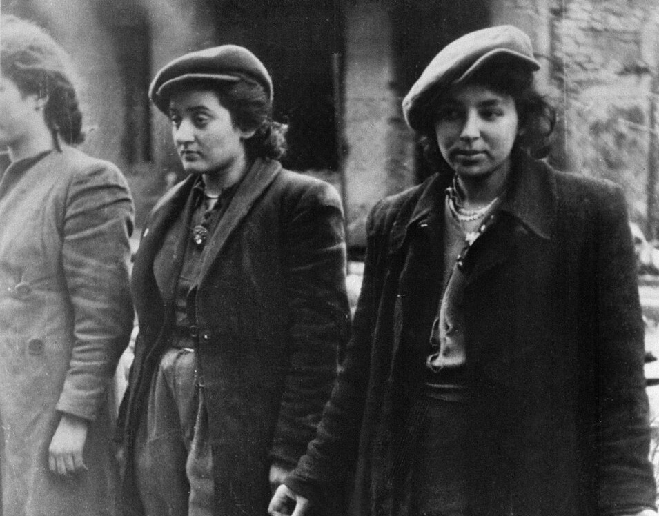 Simone Segouin, French Resistance fighter, Chartres, August 1944